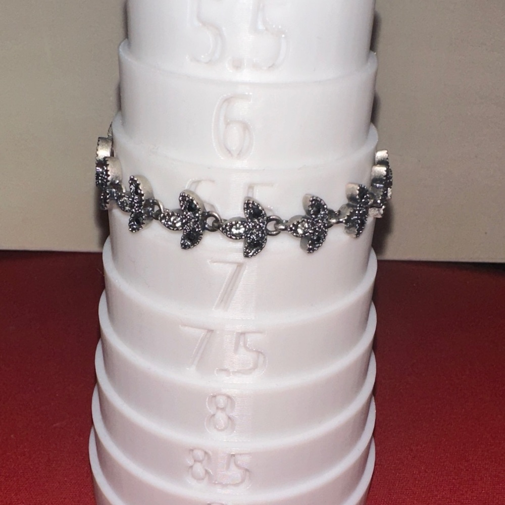 Elegant Silver Leaf Bracelet